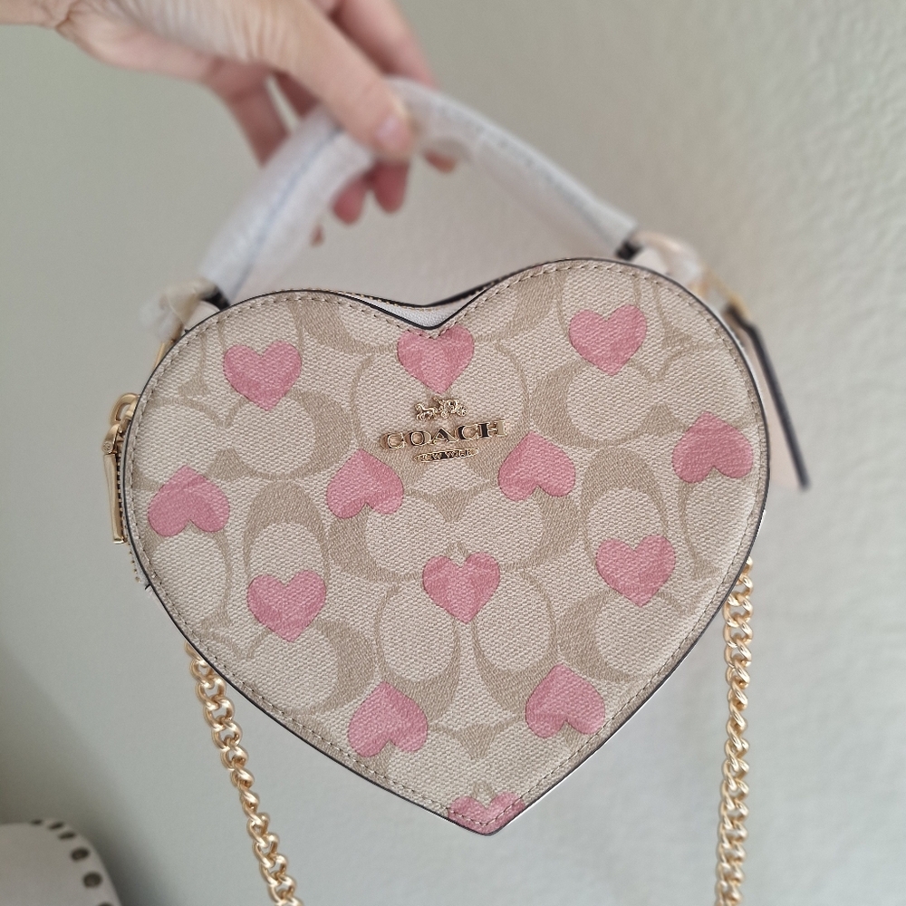 NWT Coach Heart Crossbody In Signature Canvas With Heart Print Light Khaki Chalk
